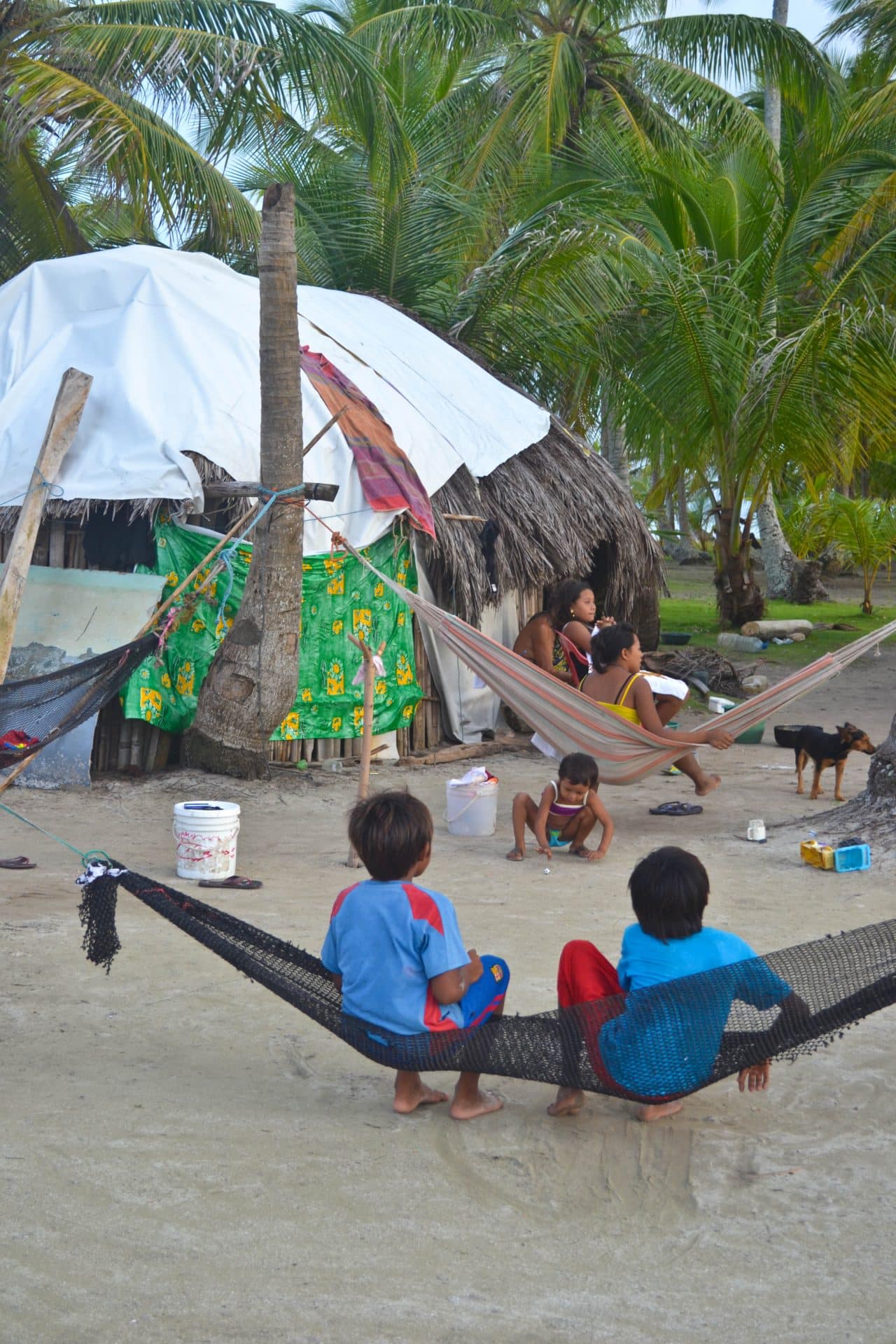 Kuna Yala family San Blas